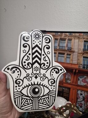 Hamsa Evil Eye Hand Decorative - Black on White